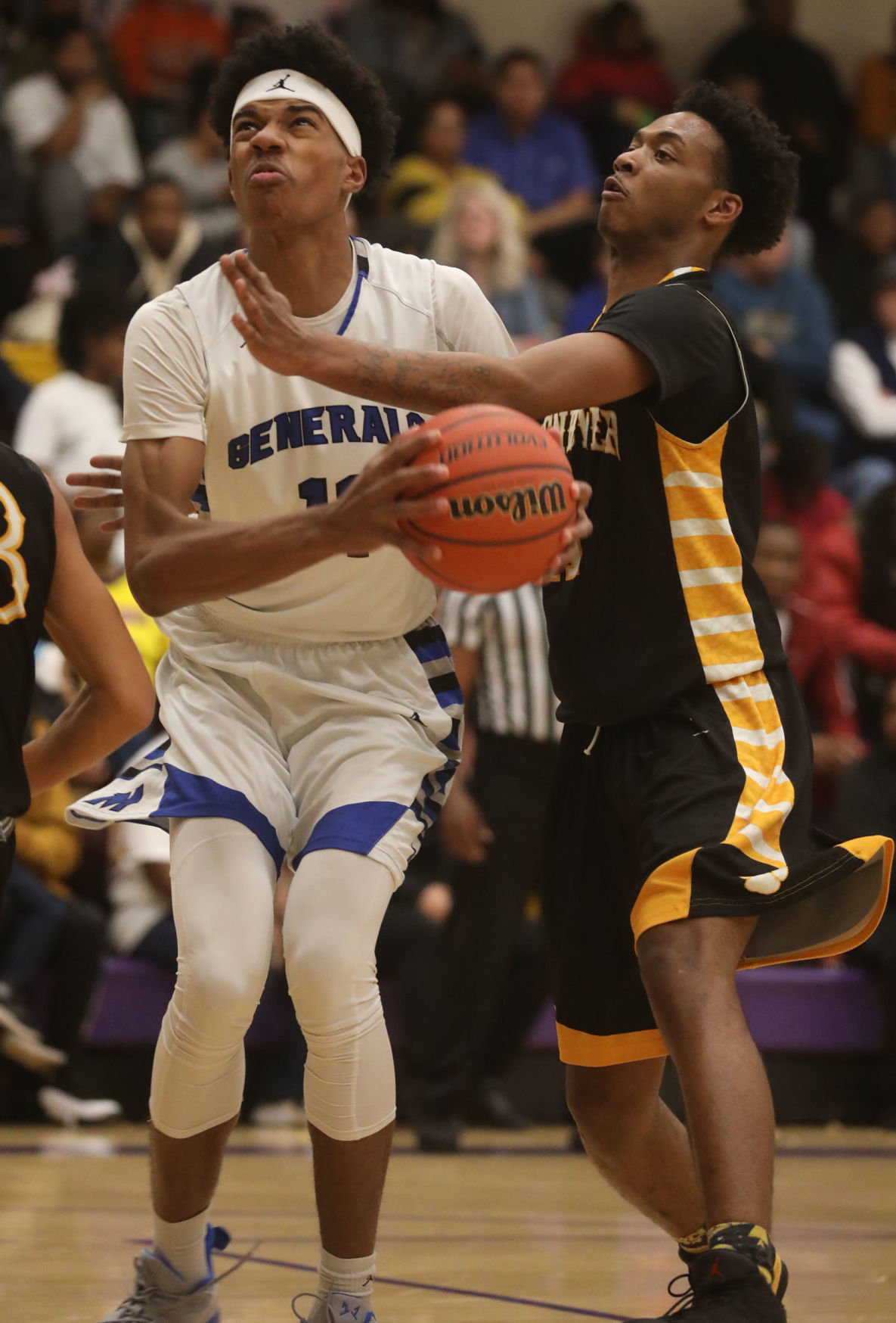Eisenhower vs MacArthur boys basketball 27 2.25.19.jpg